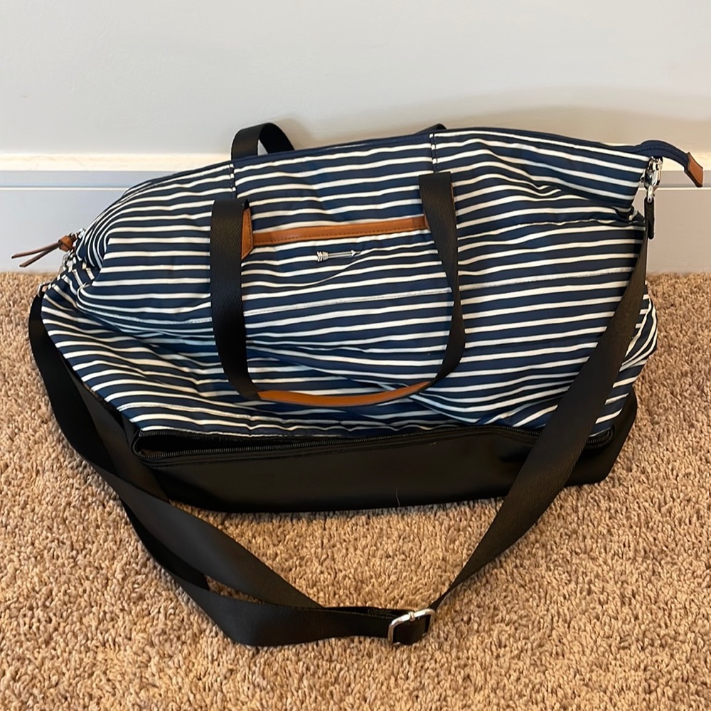 Stella and Dot Crush It Duffle/Gym bag